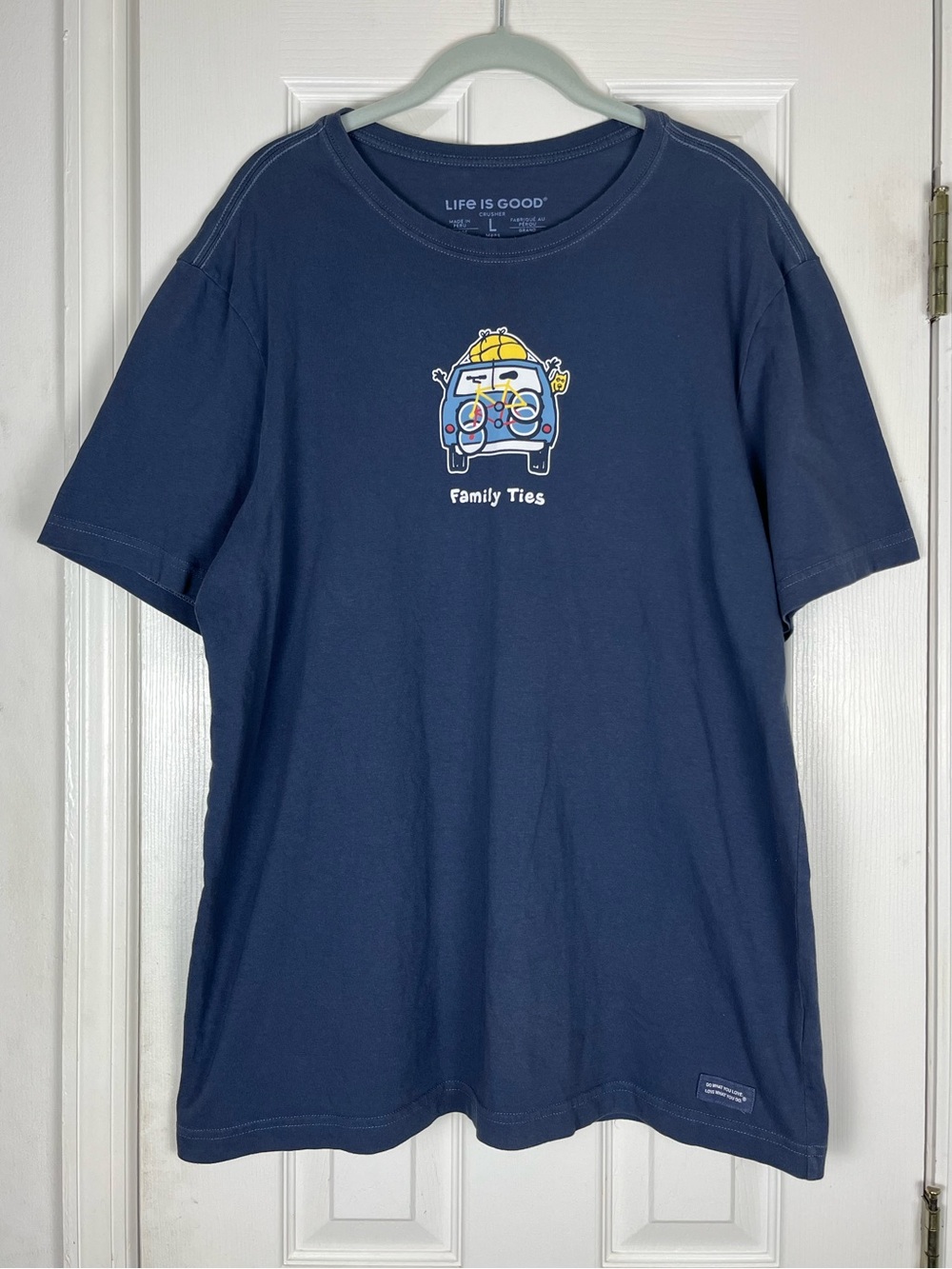 Life Is Good Men’s Crusher Tee Sz L Family Ties Van Life Travel Camping Graphic
